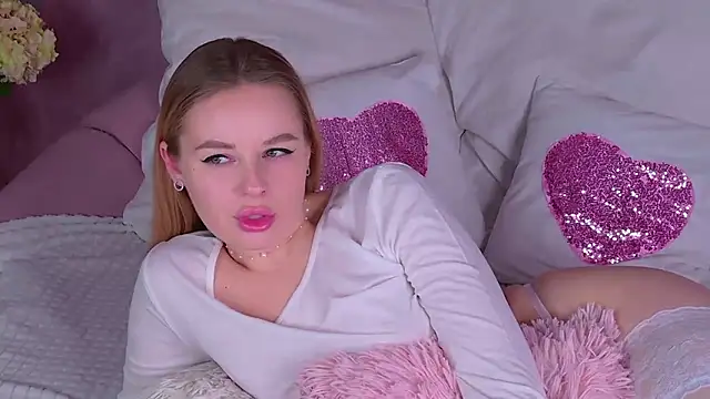 BeatriceEsmont online show from 01/28/25, 07:00