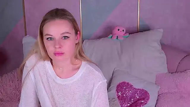 BeatriceEsmont online show from 01/29/25, 01:05