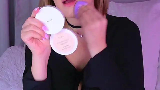 BeatriceEsmont online show from 11/16/25, 07:30