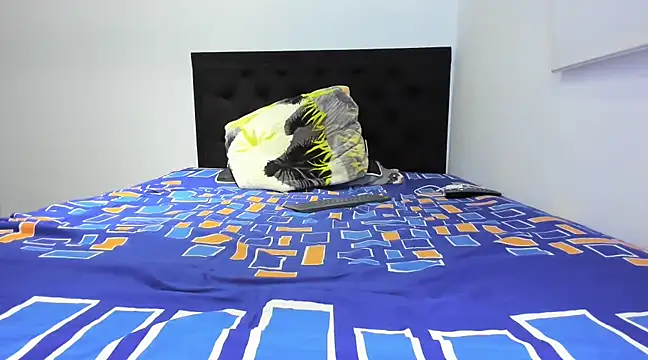 Snapshot of latin_bbc chatting on 02/23/25, 06:17 latin bbc online show from 02/23/25, 06:17