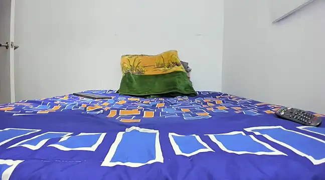 Snapshot of latin_bbc chatting on 02/25/25, 12:03 latin bbc online show from 02/25/25, 12:03