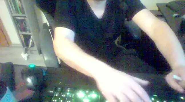 Snapshot of Stiiier1992 chatting on 12/04/24, 10:41 Stiiier1992 online show from 12/04/24, 10:41