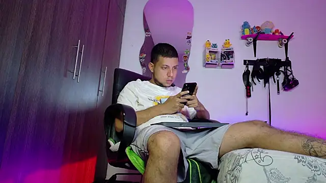 Snapshot of Nymphobuddies chatting on 02/24/26, 07:23 Nymphobuddies online show from 02/24/26, 07:23