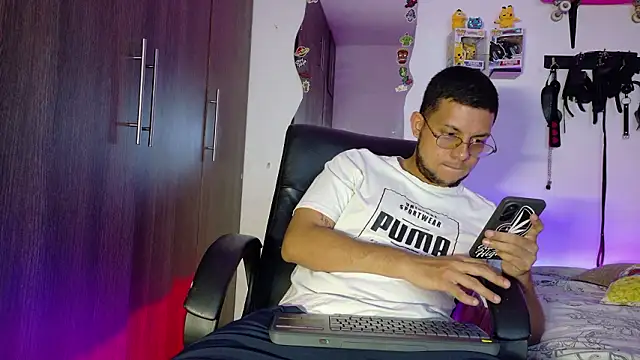 Snapshot of Nymphobuddies chatting on 02/28/26, 07:59 Nymphobuddies online show from 02/28/26, 07:59