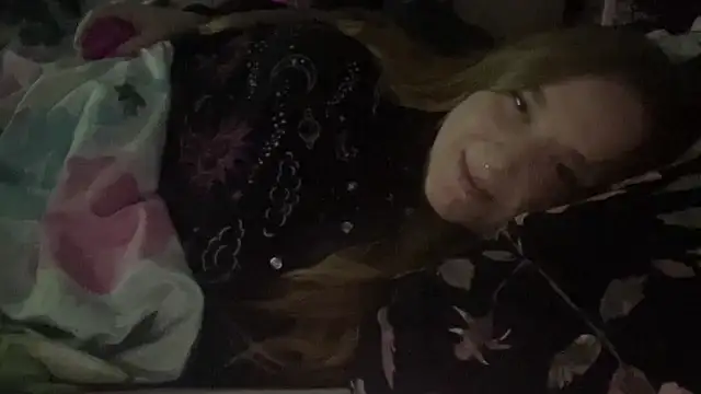 Snapshot of thickgingergoddess chatting on 01/17/25, 05:42 thickgingergoddess online show from 01/17/25, 05:42