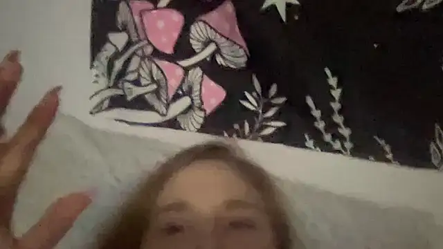 Snapshot of thickgingergoddess chatting on 01/18/25, 07:15 thickgingergoddess online show from 01/18/25, 07:15
