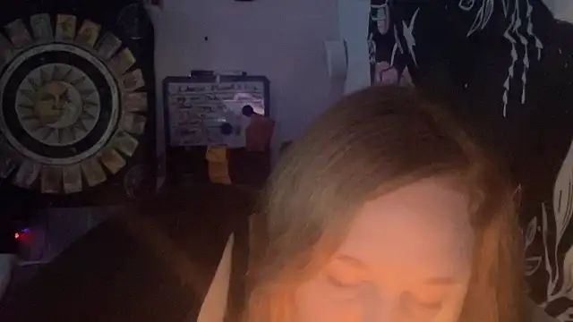 Snapshot of thickgingergoddess chatting on 01/19/25, 02:25 thickgingergoddess online show from 01/19/25, 02:25