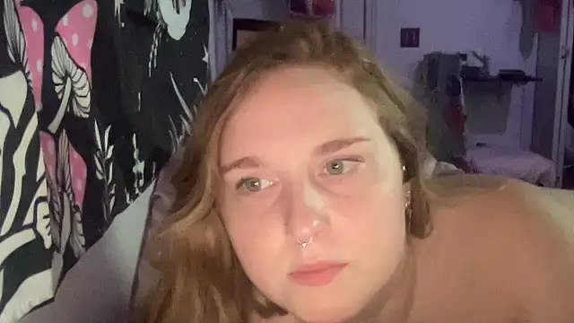 Snapshot of thickgingergoddess chatting on 01/19/25, 05:58 thickgingergoddess online show from 01/19/25, 05:58
