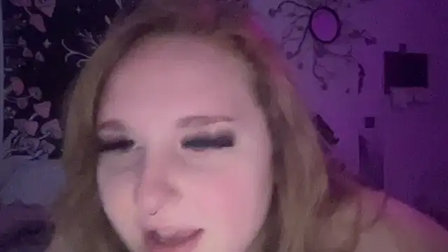 Snapshot of thickgingergoddess chatting on 01/22/25, 02:03 thickgingergoddess online show from 01/22/25, 02:03
