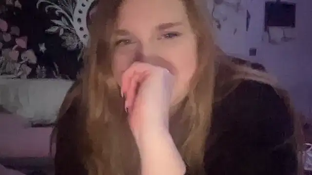 Snapshot of thickgingergoddess chatting on 01/23/25, 02:55 thickgingergoddess online show from 01/23/25, 02:55