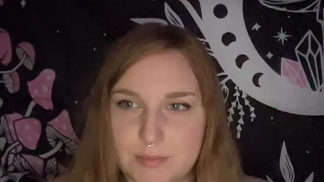 Snapshot of thickgingergoddess chatting on 02/04/25, 12:29 thickgingergoddess online show from 02/04/25, 12:29