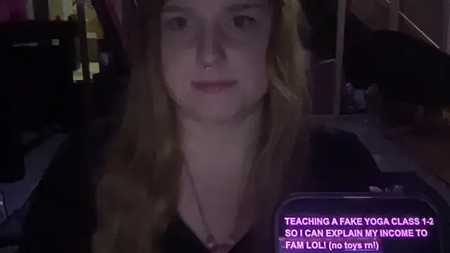 Snapshot of thickgingergoddess chatting on 02/05/25, 05:53 thickgingergoddess online show from 02/05/25, 05:53