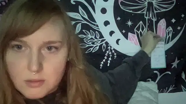 Snapshot of thickgingergoddess chatting on 02/06/25, 11:04 thickgingergoddess online show from 02/06/25, 11:04