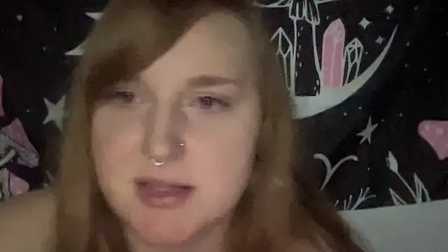 Snapshot of thickgingergoddess chatting on 02/07/25, 02:08 thickgingergoddess online show from 02/07/25, 02:08