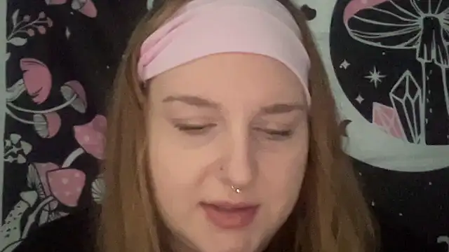 Snapshot of thickgingergoddess chatting on 02/07/25, 09:26 thickgingergoddess online show from 02/07/25, 09:26