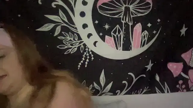Snapshot of thickgingergoddess chatting on 02/08/25, 04:36 thickgingergoddess online show from 02/08/25, 04:36