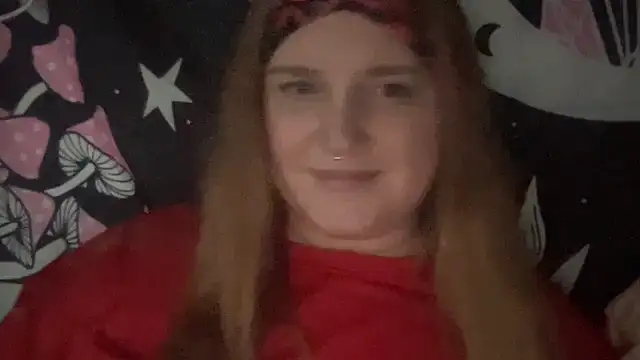 Snapshot of thickgingergoddess chatting on 02/13/25, 07:31 thickgingergoddess online show from 02/13/25, 07:31