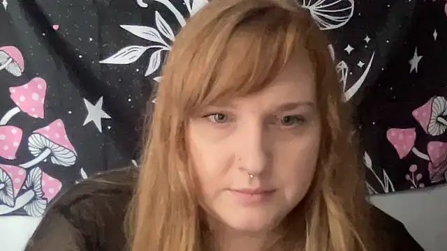 Snapshot of thickgingergoddess chatting on 02/22/25, 05:35 thickgingergoddess online show from 02/22/25, 05:35