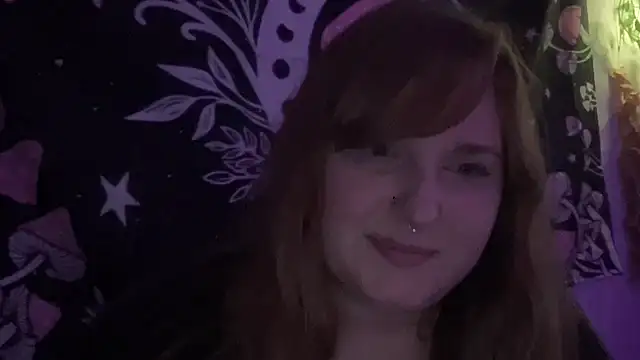 Snapshot of thickgingergoddess chatting on 02/24/25, 01:57 thickgingergoddess online show from 02/24/25, 01:57