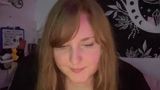 Snapshot of thickgingergoddess chatting on 02/24/25, 05:00 thickgingergoddess online show from 02/24/25, 05:00