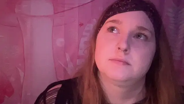 Snapshot of thickgingergoddess chatting on 02/28/25, 11:23 thickgingergoddess online show from 02/28/25, 11:23