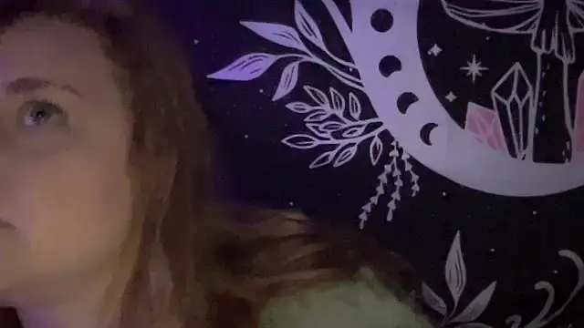 Snapshot of thickgingergoddess chatting on 03/05/25, 04:24 thickgingergoddess online show from 03/05/25, 04:24