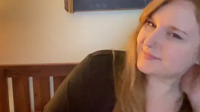 Snapshot of thickgingergoddess chatting on 03/06/25, 05:14 thickgingergoddess online show from 03/06/25, 05:14