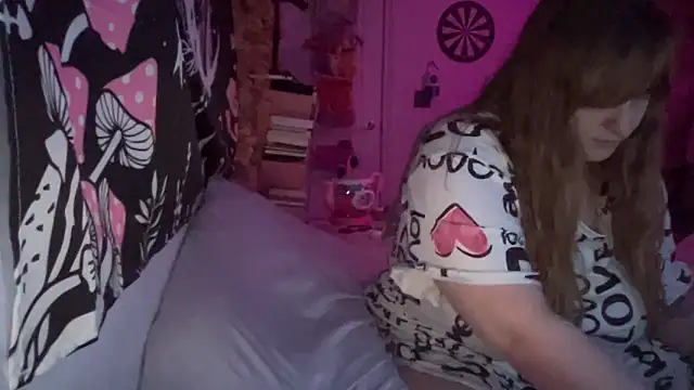 Snapshot of thickgingergoddess chatting on 03/11/25, 01:59 thickgingergoddess online show from 03/11/25, 01:59