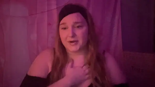 Snapshot of thickgingergoddess chatting on 03/13/25, 04:12 thickgingergoddess online show from 03/13/25, 04:12