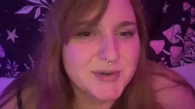 Snapshot of thickgingergoddess chatting on 03/23/25, 04:05 thickgingergoddess online show from 03/23/25, 04:05