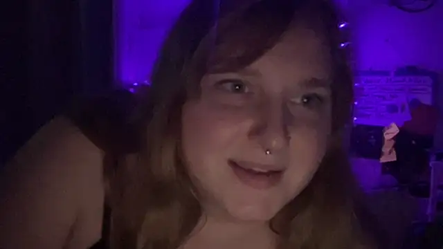 Snapshot of thickgingergoddess chatting on 03/23/25, 07:09 thickgingergoddess online show from 03/23/25, 07:09