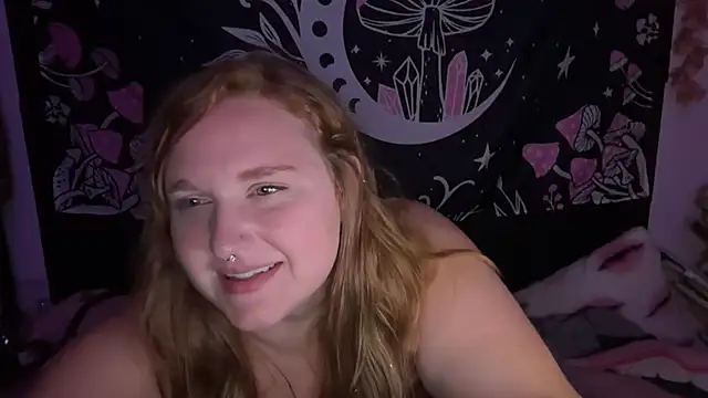 Snapshot of thickgingergoddess chatting on 09/27/25, 04:17 thickgingergoddess online show from 09/27/25, 04:17