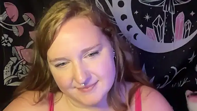 Snapshot of thickgingergoddess chatting on 09/30/25, 02:49 thickgingergoddess online show from 09/30/25, 02:49