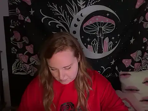 Snapshot of thickgingergoddess chatting on 10/10/25, 03:38 thickgingergoddess online show from 10/10/25, 03:38