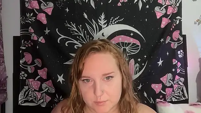 Snapshot of thickgingergoddess chatting on 10/11/25, 03:50 thickgingergoddess online show from 10/11/25, 03:50