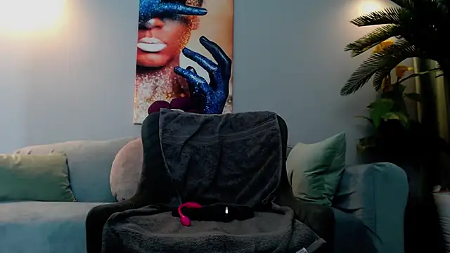 EvySmithXXX online show from 12/22/25, 05:15