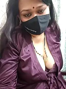 Snapshot of Mayuri77 chatting on 01/19/25, 06:10 Mayuri77 online show from 01/19/25, 06:10