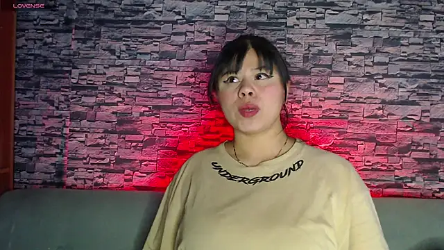 Snapshot of sofi_bronw chatting on 03/12/25, 08:52 sofi bronw online show from 03/12/25, 08:52