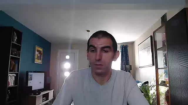 Snapshot of Samir_44200 chatting on 11/19/25, 02:28 Samir 44200 online show from 11/19/25, 02:28