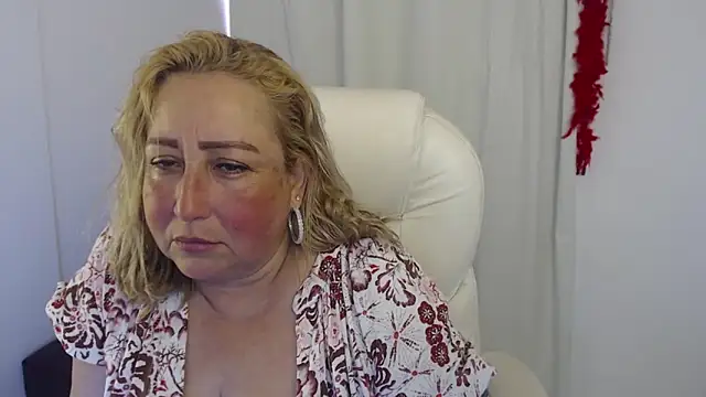 Snapshot of Xileny-Halliwey chatting on 10/21/25, 05:02 Xileny-Halliwey online show from 10/21/25, 05:02