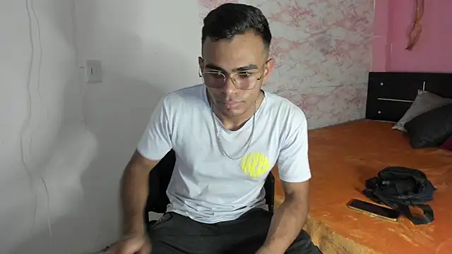 alessandro 2005 online show from 02/03/25, 07:10