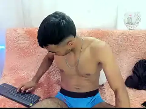 alessandro 2005 online show from 02/04/25, 12:08