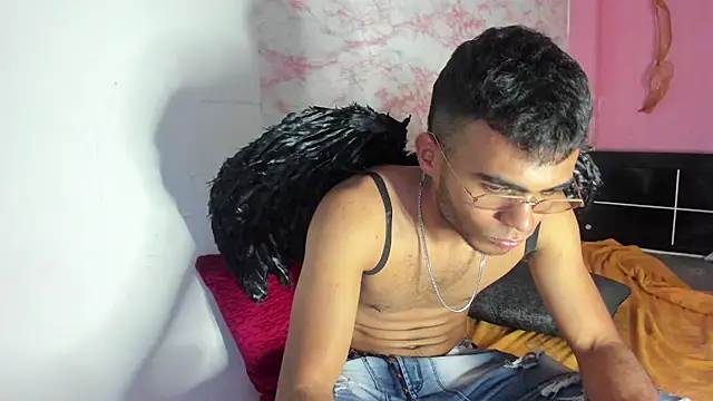 alessandro 2005 online show from 02/07/25, 11:45