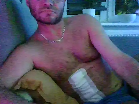 Snapshot of Ak0904 chatting on 10/11/25, 06:28 Ak0904 online show from 10/11/25, 06:28