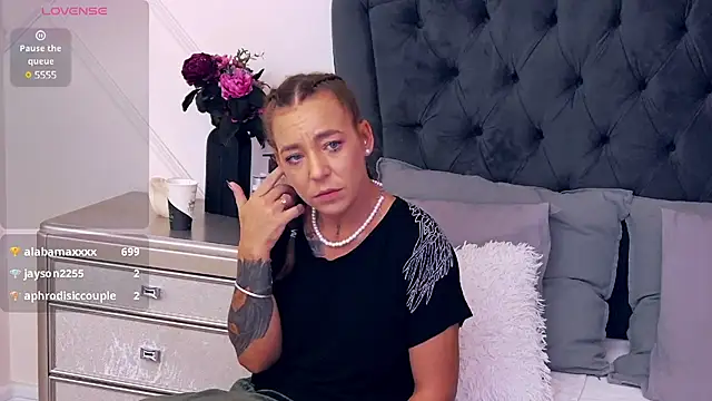 Snapshot of KatyNolan chatting on 02/08/25, 09:13 KatyNolan online show from 02/08/25, 09:13