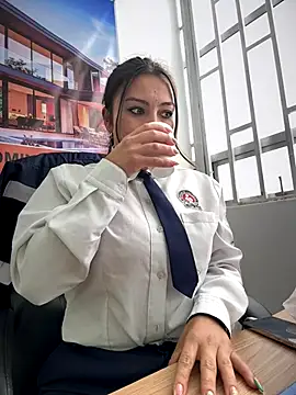 LIZ-06  online show from 11/06/25, 02:07