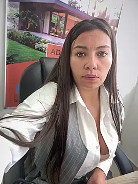 LIZ-06  online show from 11/26/25, 12:50