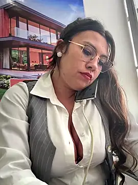 LIZ-06  online show from 12/15/25, 02:10