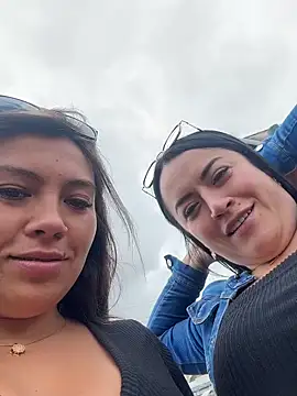 LIZ-06  online show from 04/23/26, 03:25