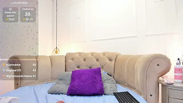 briannaduque online show from 02/28/25, 03:37